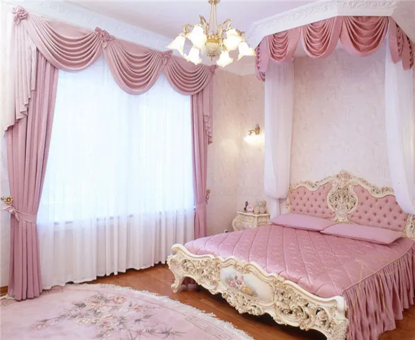 Выбор цвета штор в спальню - розовый.