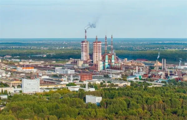 Где производятся удобрения. Завод по производству удобрений в Великом Новгороде. Фото.