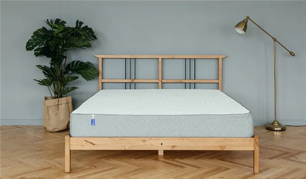 Кровать в спальне Blue Sleep