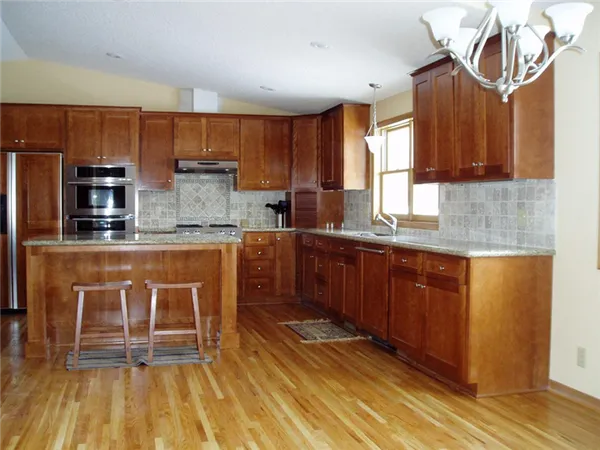 деревянные полы на кухне