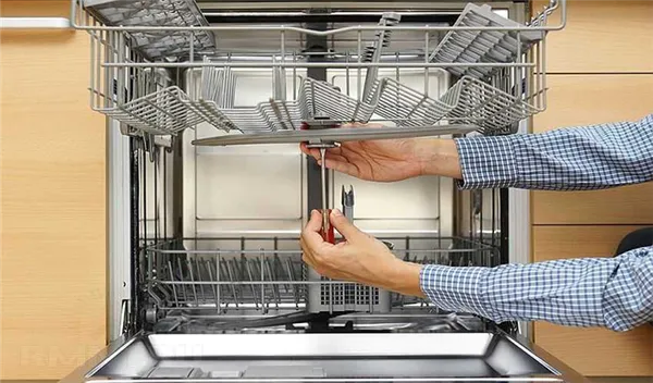Поломка посудомоечной машины