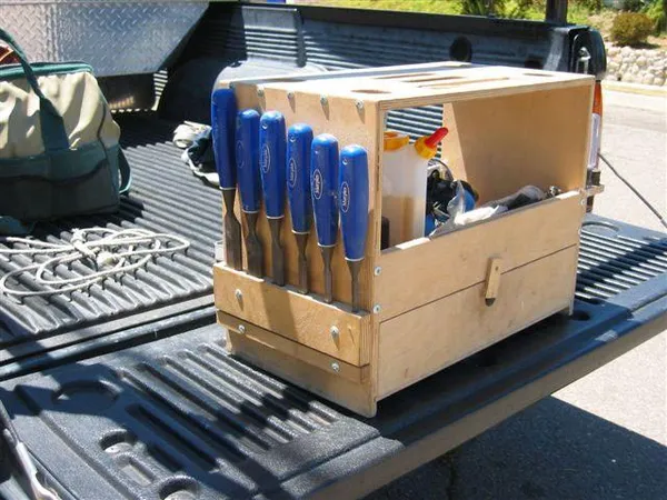 Ящик с панелями для инструментов