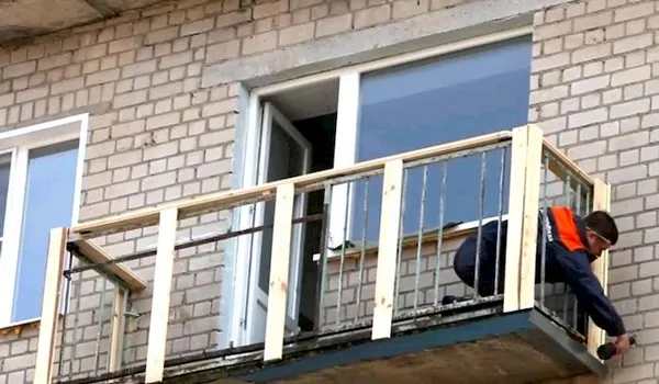 Как правильно обшить балкон снаружи сайдингом