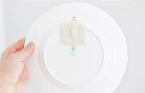 Как повесить тарелку на стену: простой и надежный способ