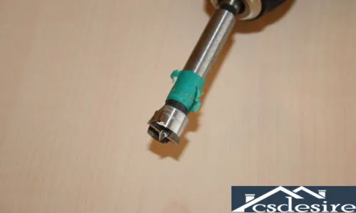 Сверло Форстнера - применяется для фрезерования несквозных отверстий под эксцентрик. Для стандартного эксцентрика необходимо сверло диаметром 15 мм.