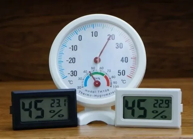 Прибор для измерения влажности воздуха в квартире: рейтинг лучших гигрометров