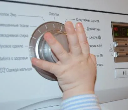 Как открыть дверь стиральной машины Indesit, если она заблокирована