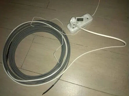 Свернутый саморегулирующийся греющий кабель