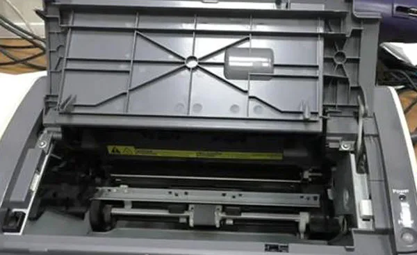 Открывание крышки принтера