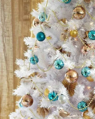 white-christmas-tree-beautiful-decoration5-4