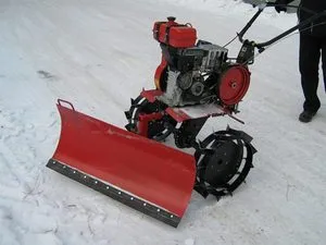 Функции снегоочистной лопаты для мотоблока своими руками
