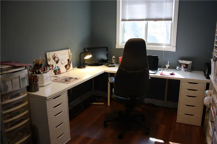 gray-small-home-office-features-ikea-l-shaped-desk-with-two-file-cabinets-in-white
