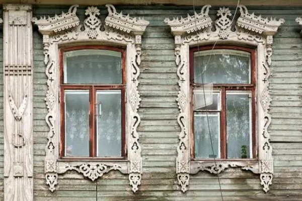 Деревянные наличники на окна делают очень давно