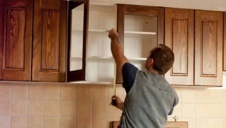 На какой высоте нужно вешать кухонные шкафы На какую высоту вешать кухонные шкафы