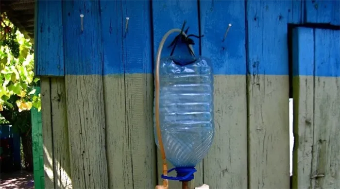 Изготовление рукомойника из пластиковой бутылки Как сделать умывальник из пластиковой бутылки
